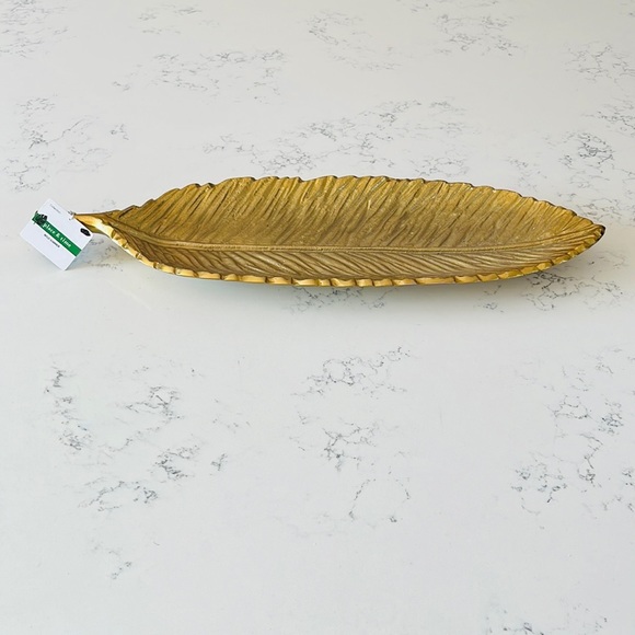 Place & Time Summer long Leaf Tray-Gold - Picture 7 of 14